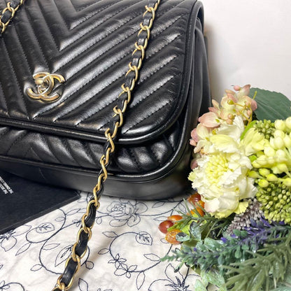 Chanel 2-Way Chevron Chain Shoulder Bag — view 4