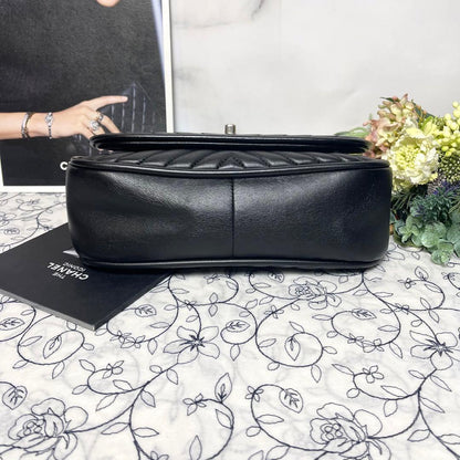Chanel 2-Way Chevron Chain Shoulder Bag — view 5