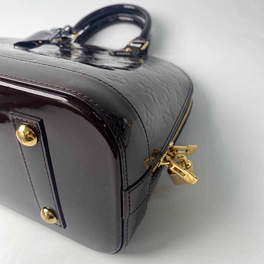 Vuitton Louis Vuitton Vernis Amarante Alma PM