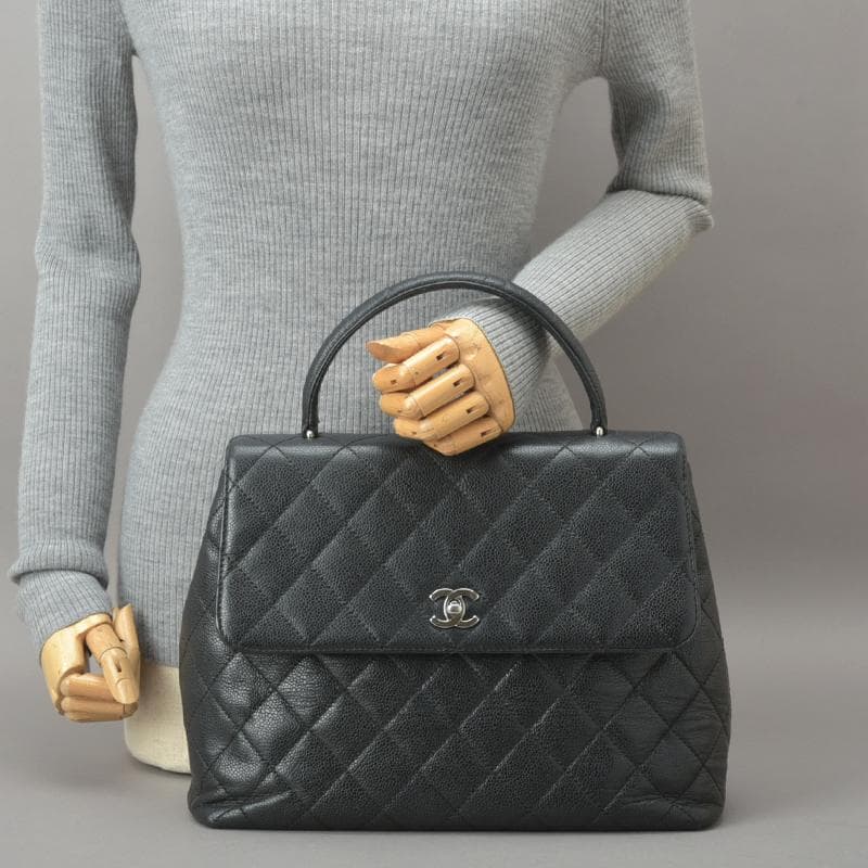 ◇chanel Matelasse Handbag In Black Caviar Skin
