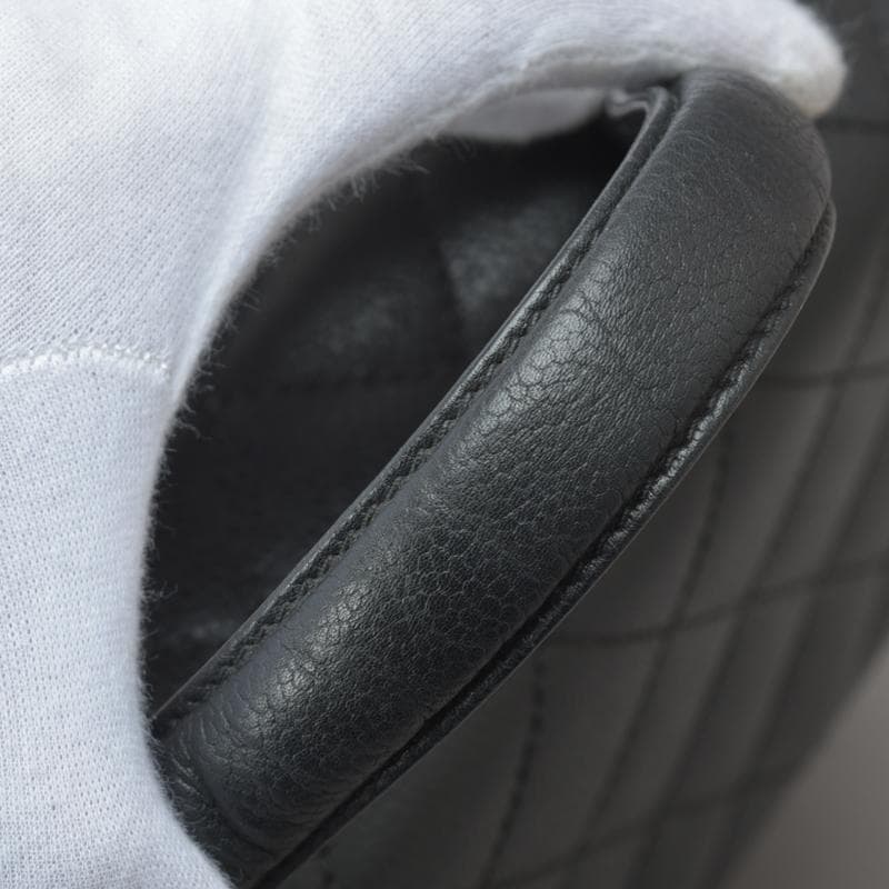 ◇chanel Matelasse Handbag In Black Caviar Skin