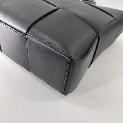 Bottega Veneta Super Maxi Intrecciato Arco Tote — view 8