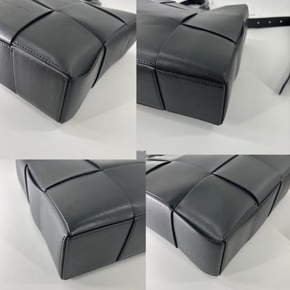 Bottega Veneta Super Maxi Intrecciato Arco Tote — view 9