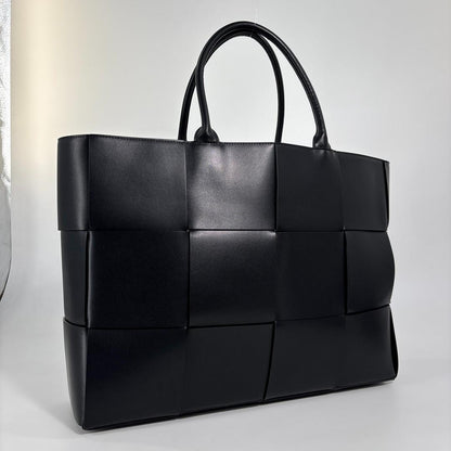 Bottega Veneta Arco Intrecciato Black Tote — view 3