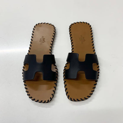 Hermes Oran Stitch Leather Sandals Black — view 2