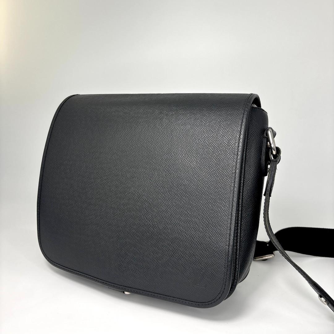 Louis Vuitton Super Taiga Andrey Shoulder Bag Black