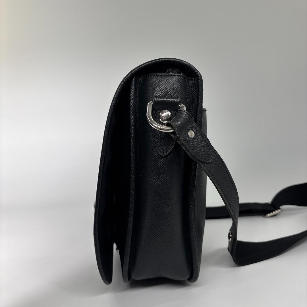 Louis Vuitton Super Taiga Andrey Shoulder Bag Black