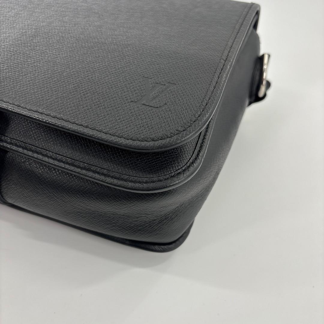 Louis Vuitton Super Taiga Andrey Shoulder Bag Black