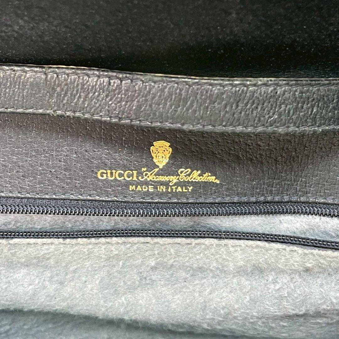 Gucci GG Shoulder Bag Navy Beige Logo Leather — view 6