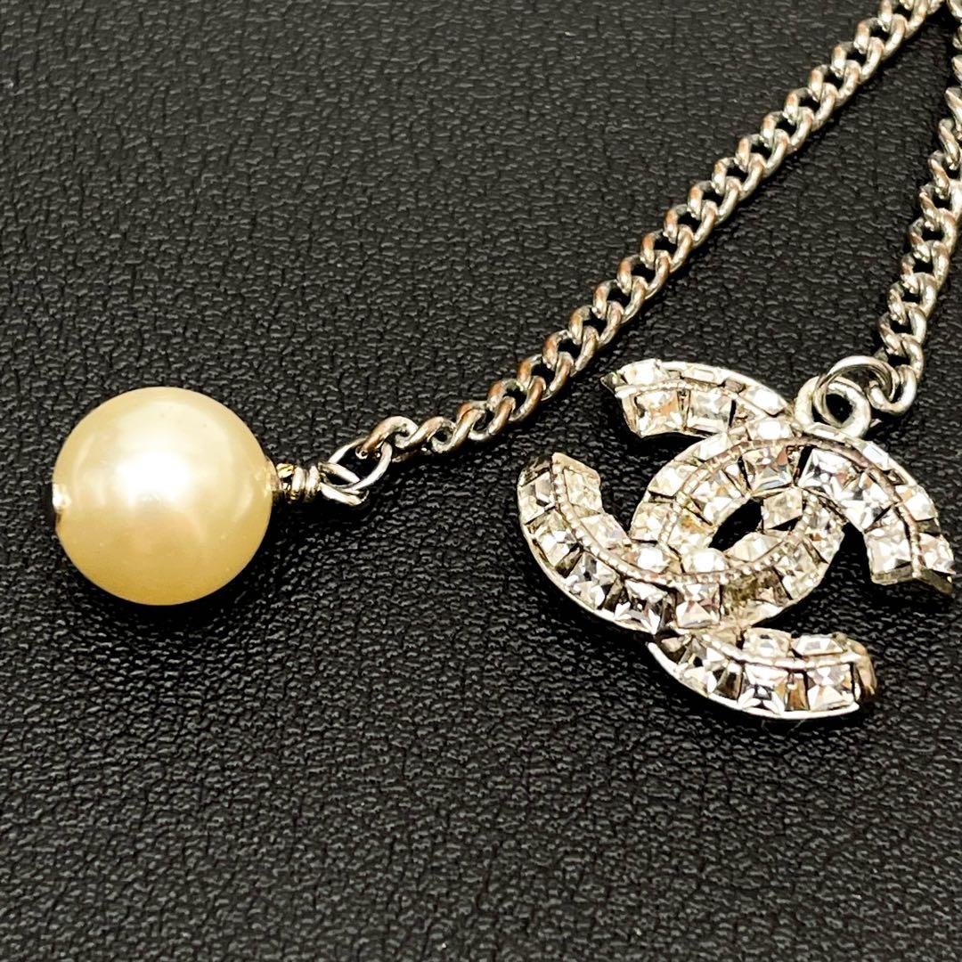 Chanel CC Logo Necklace 17A Pearl Rhinestone Icon — view 2