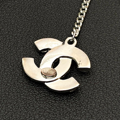 Chanel CC Logo Necklace 17A Pearl Rhinestone Icon — view 3