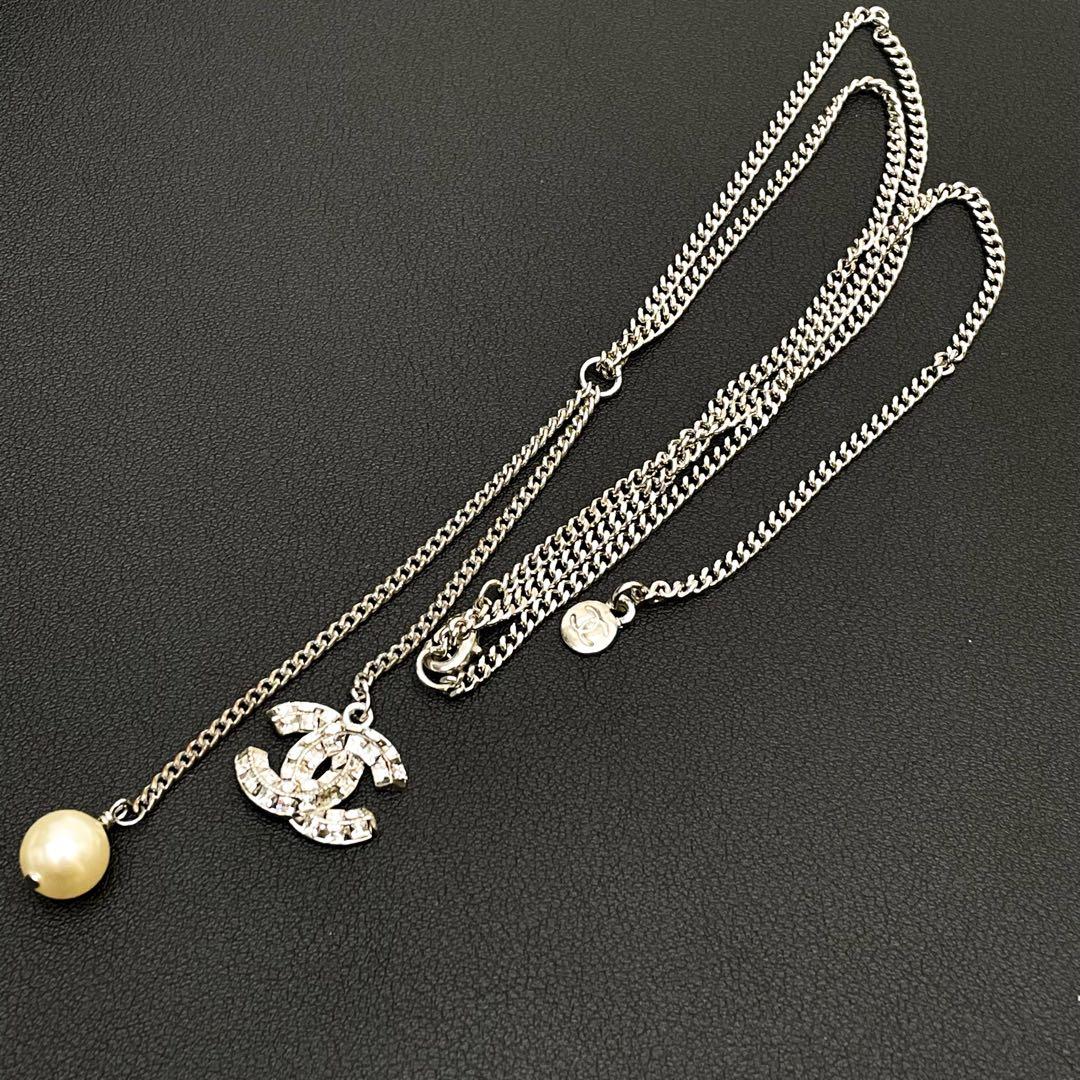 Chanel CC Logo Necklace 17A Pearl Rhinestone Icon — view 5