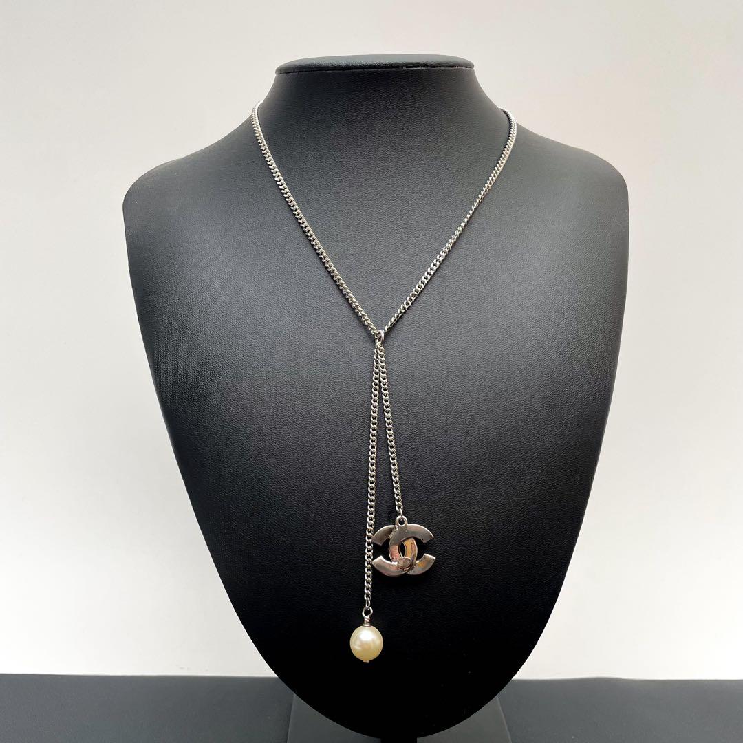 Chanel CC Logo Necklace 17A Pearl Rhinestone Icon — view 7