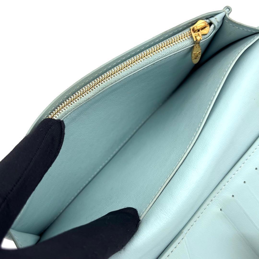 Louis Vuitton Taurillon LV Vertical Wallet Bifold — view 5
