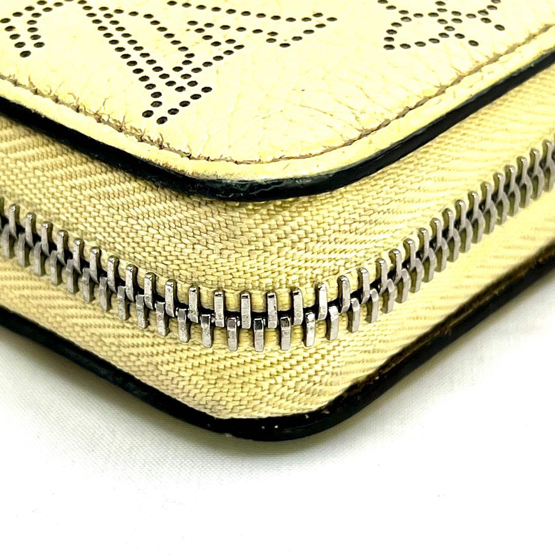 Louis Vuitton Built in Mahina Zippy Wallet Banana — view 7