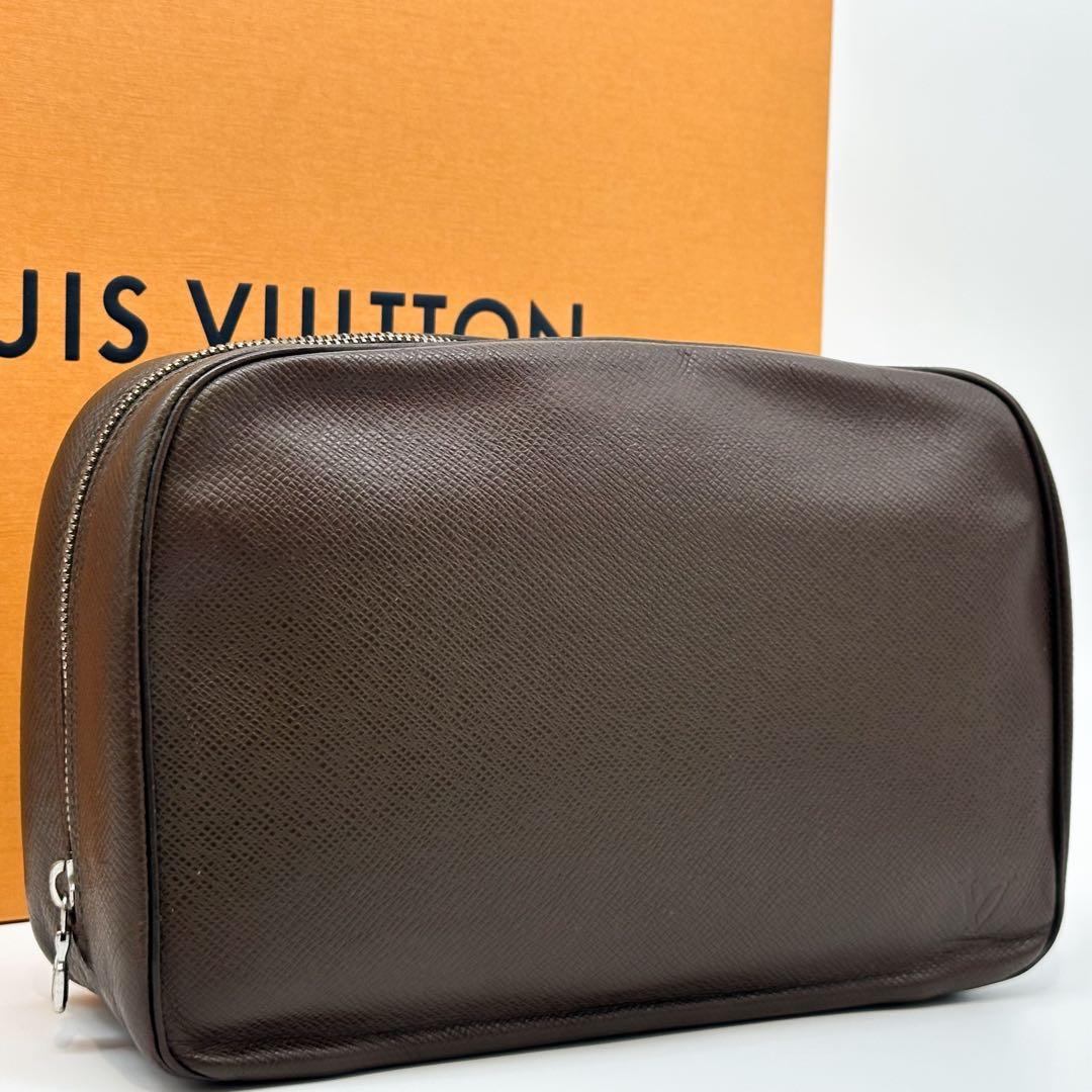 Louis Vuitton Trousse Toilette GM Taiga Second