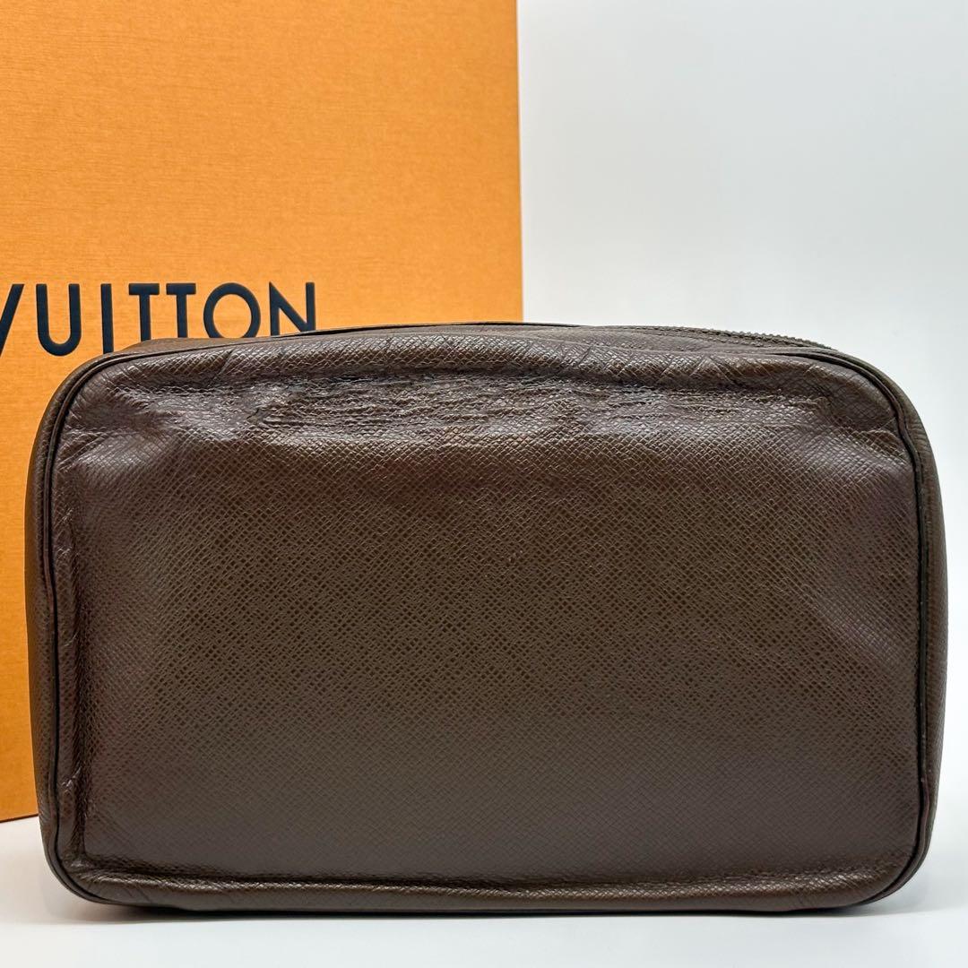 Louis Vuitton Trousse Toilette GM Taiga Second — view 3