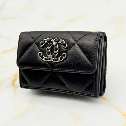 Chanel 19 Lambskin Trifold Wallet — view 4