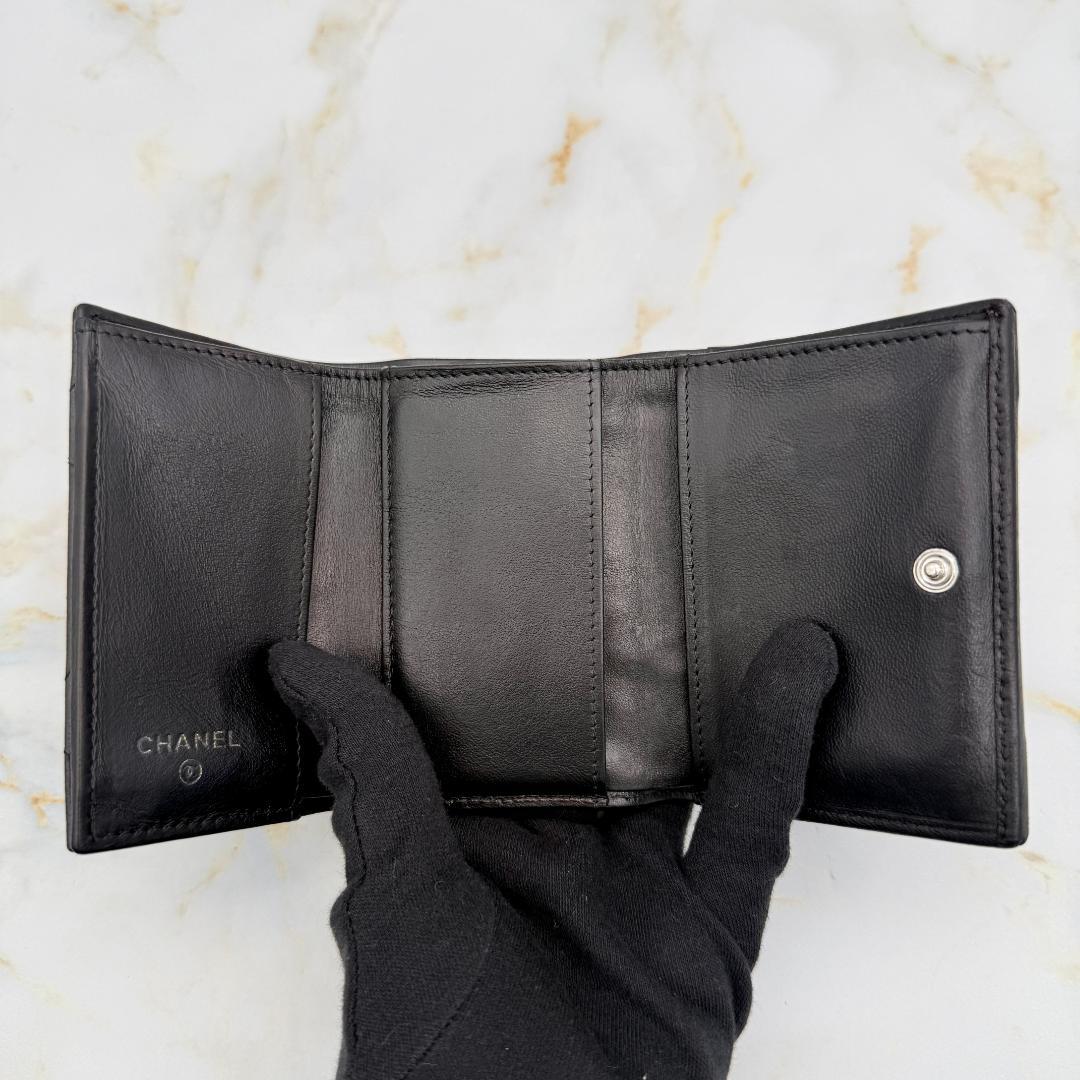 Chanel 19 Lambskin Trifold Wallet — view 9