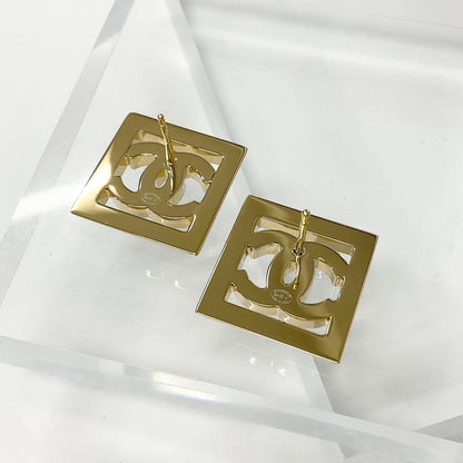 Chanel CC Logo Square Earrings Gold — view 3