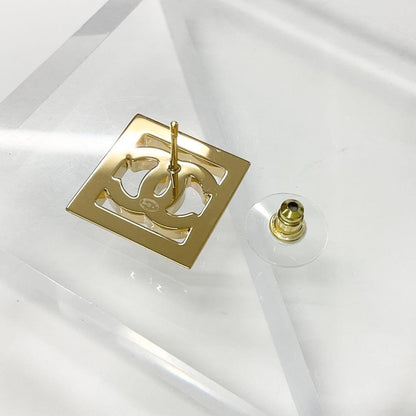 Chanel CC Logo Square Earrings Gold — view 4