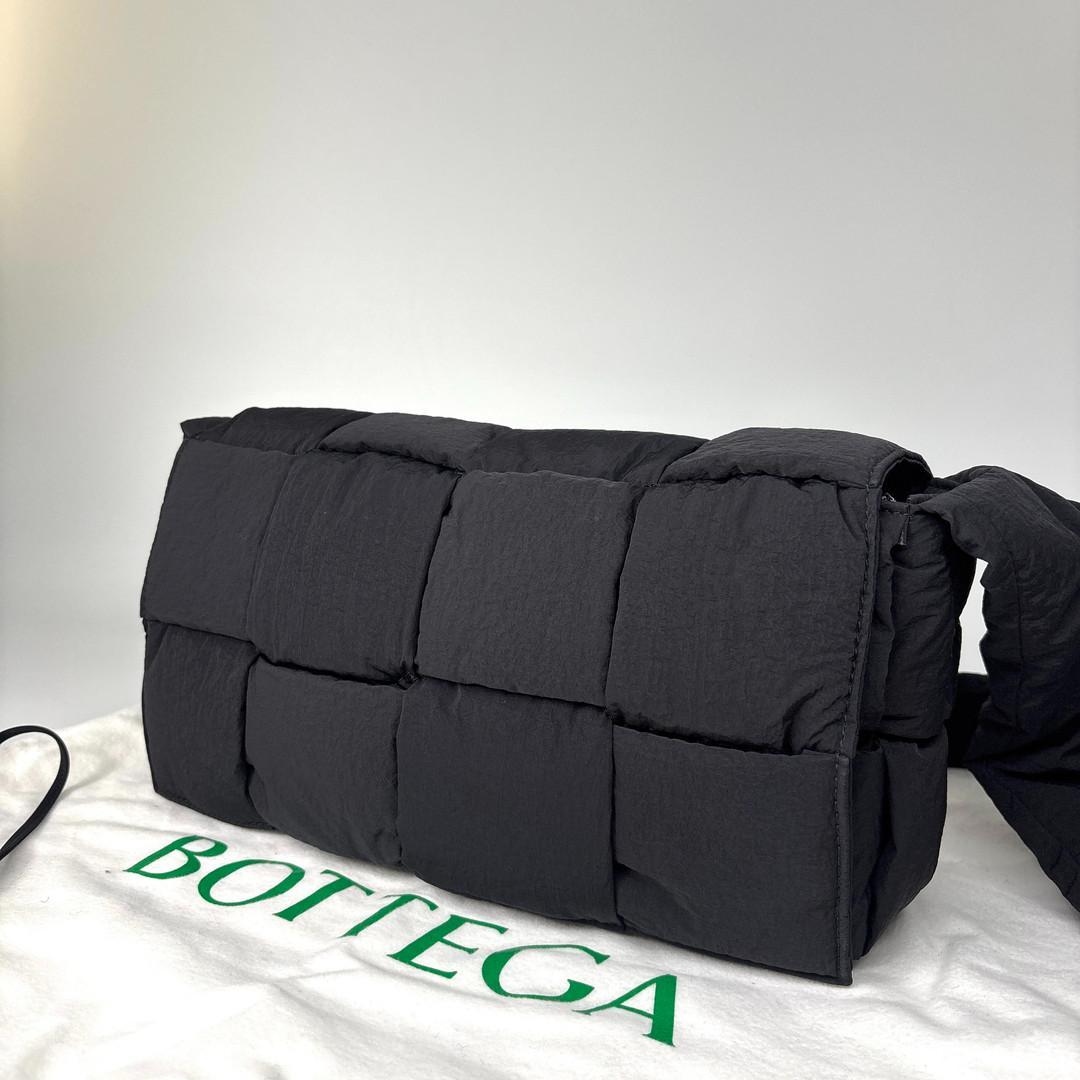 Bottega Veneta Maxi Intrecciato Cassette Shoulder Bag — view 2