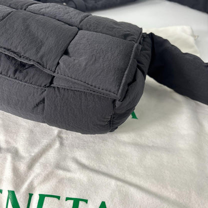 Bottega Veneta Maxi Intrecciato Cassette Shoulder Bag — view 6