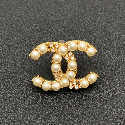 Chanel CC Logo Brooch Pearl Rhinestone Gold — view 2