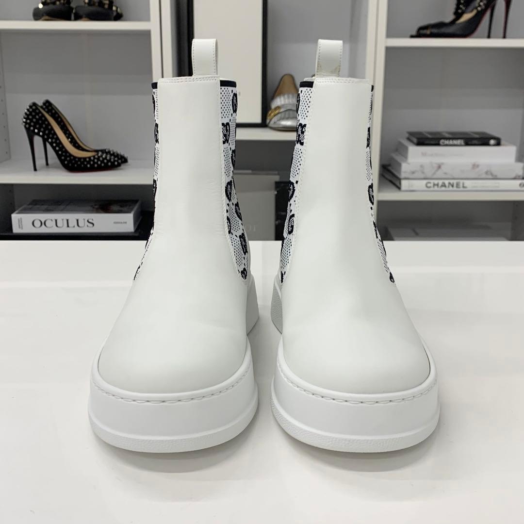 Unused Gucci GG Supreme Leather Logo Side Gore Boots White
