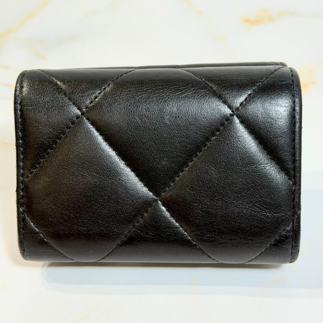 Chanel 19 Dixneuf Small Flap Wallet — view 3