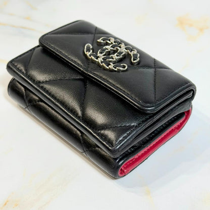 Chanel 19 Dixneuf Small Flap Wallet — view 4