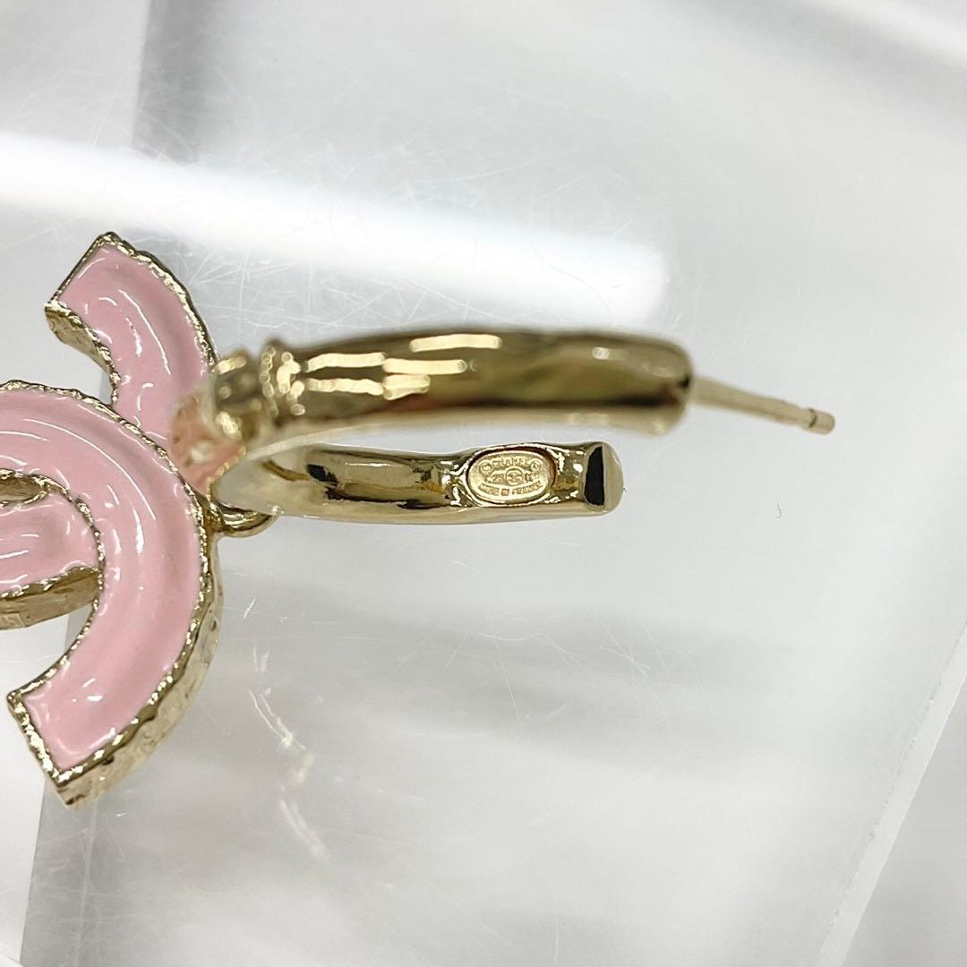 Chanel Earrings CC Logo Hoop Gold Pink — view 5