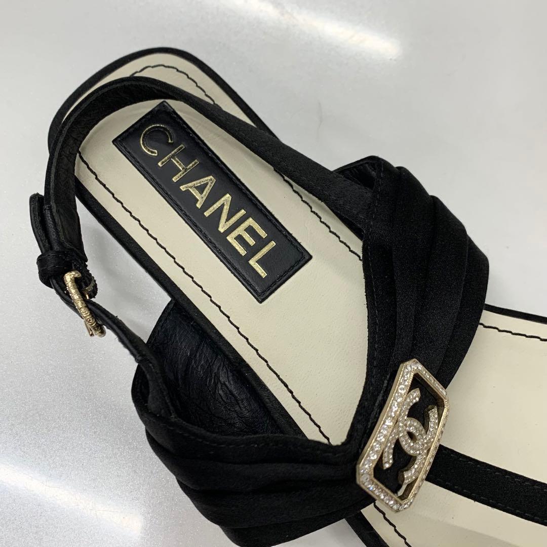 Chanel CC Logo Satin Line Stone Thong Sandals Black — view 7