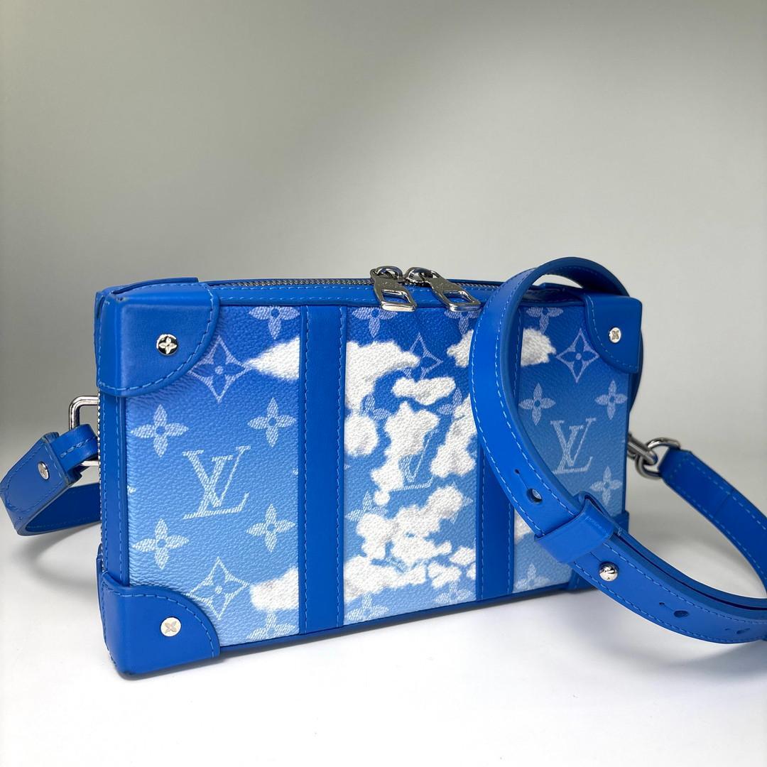 Louis Vuitton Soft Trunk Monogram Clouds — view 3