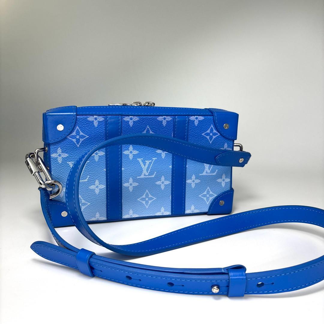 Louis Vuitton Soft Trunk Monogram Clouds — view 5
