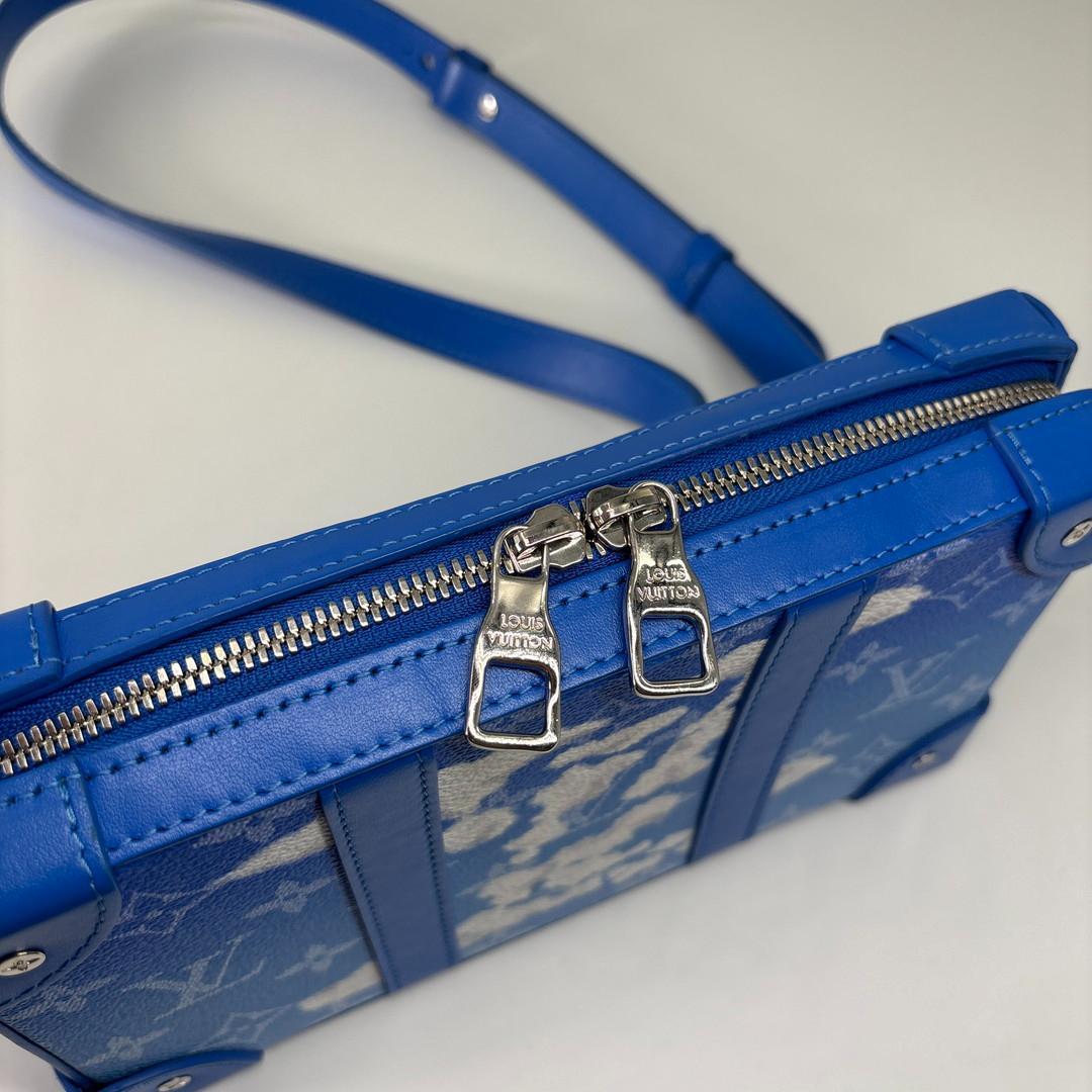 Louis Vuitton Soft Trunk Monogram Clouds — view 6