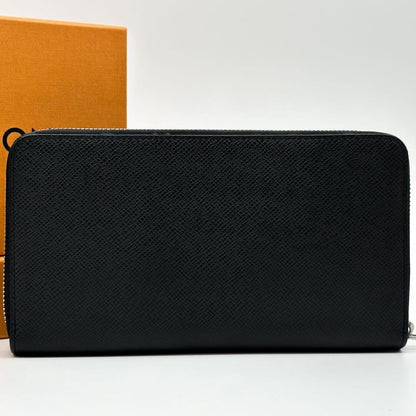 Louis Vuitton Zippy Organizer Taiga Black Round Wallet — view 3