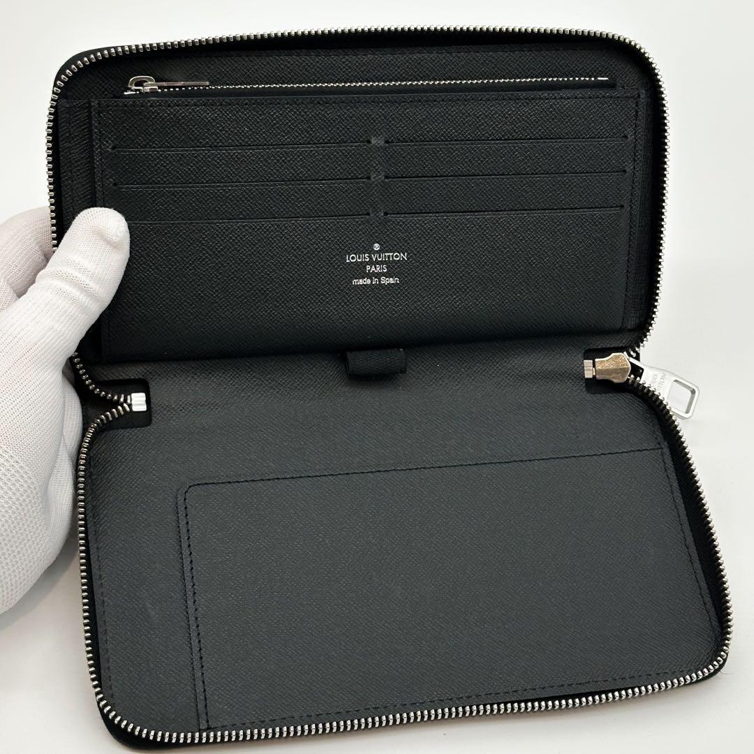 Louis Vuitton Zippy Organizer Taiga Black Round Wallet — view 8