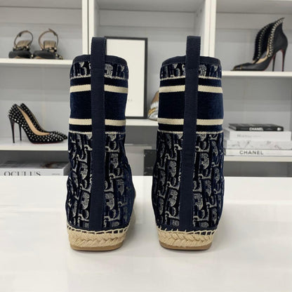 Dior Oblique Logo Velour Shearling Short Boots — view 6