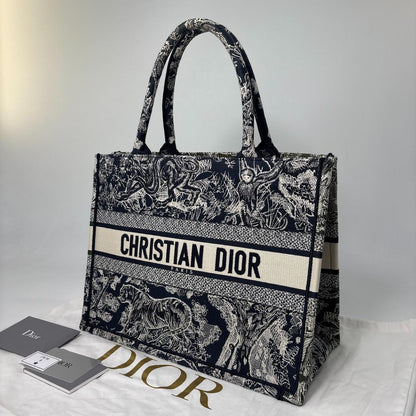 Dior Super Book Tote Toile de Jouy Medium — view 2
