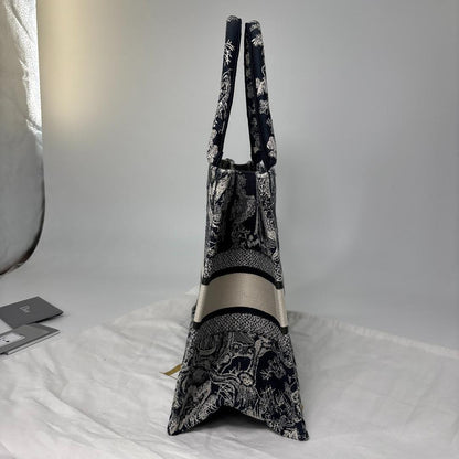 Dior Super Book Tote Toile de Jouy Medium — view 4