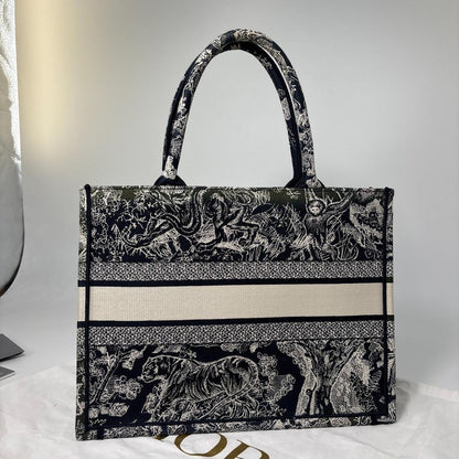 Dior Super Book Tote Toile de Jouy Medium — view 5