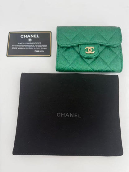 Chanel 18S Emerald Green Metallic Caviar Leather Card Case