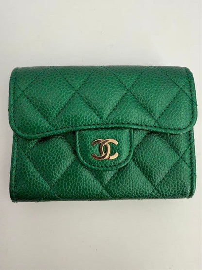 Chanel 18S Emerald Green Metallic Caviar Leather Card Case — view 2