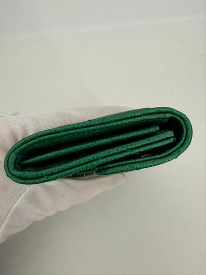 Chanel 18S Emerald Green Metallic Caviar Leather Card Case — view 5