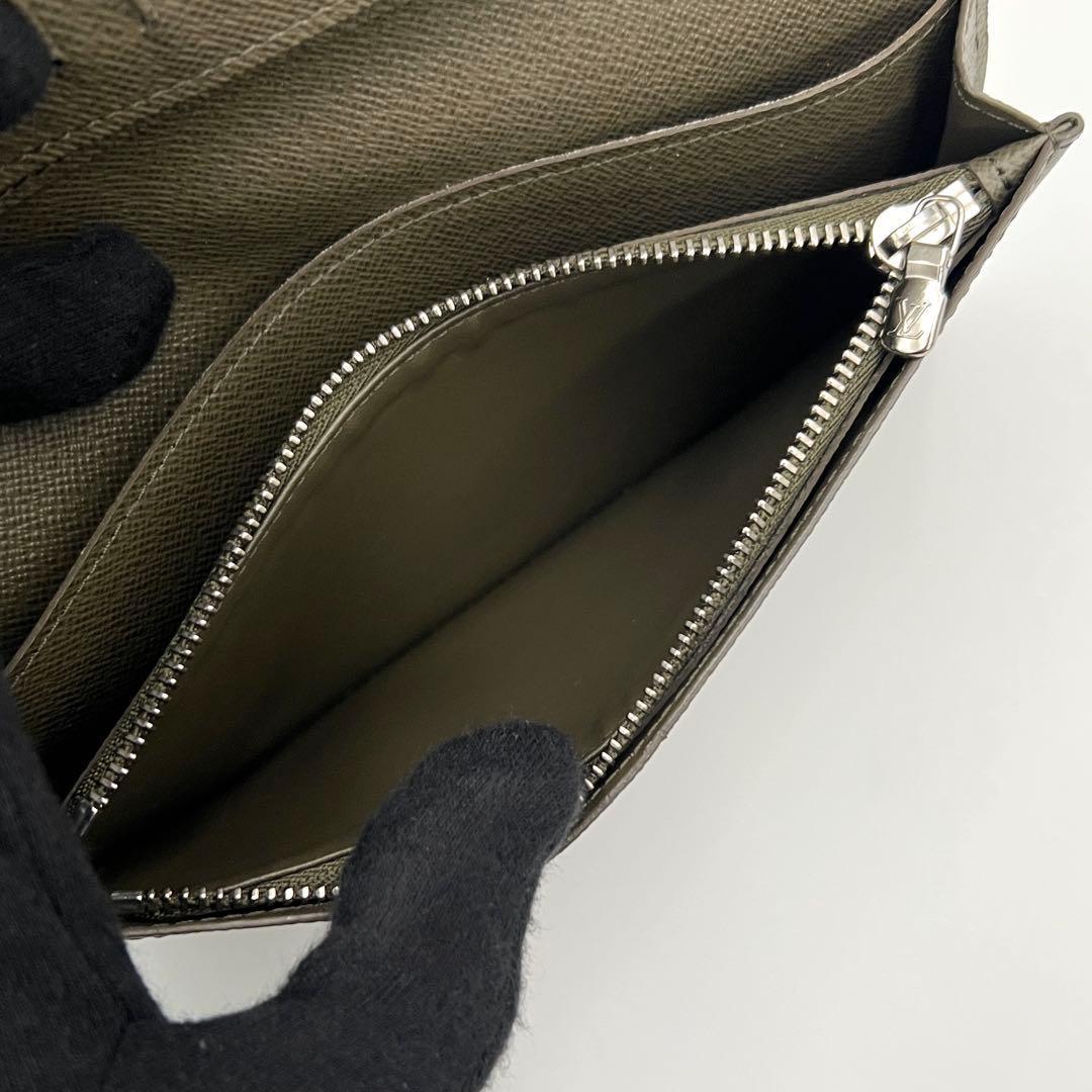 Louis Vuitton Taiga Stripe Portefeuille Brazza Wallet — view 4