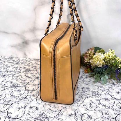 Chanel Chain CC Logo Tote Beige — view 7