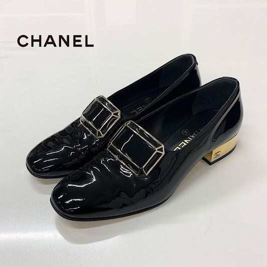 Chanel CC Logo Patent Loafers Black Gold