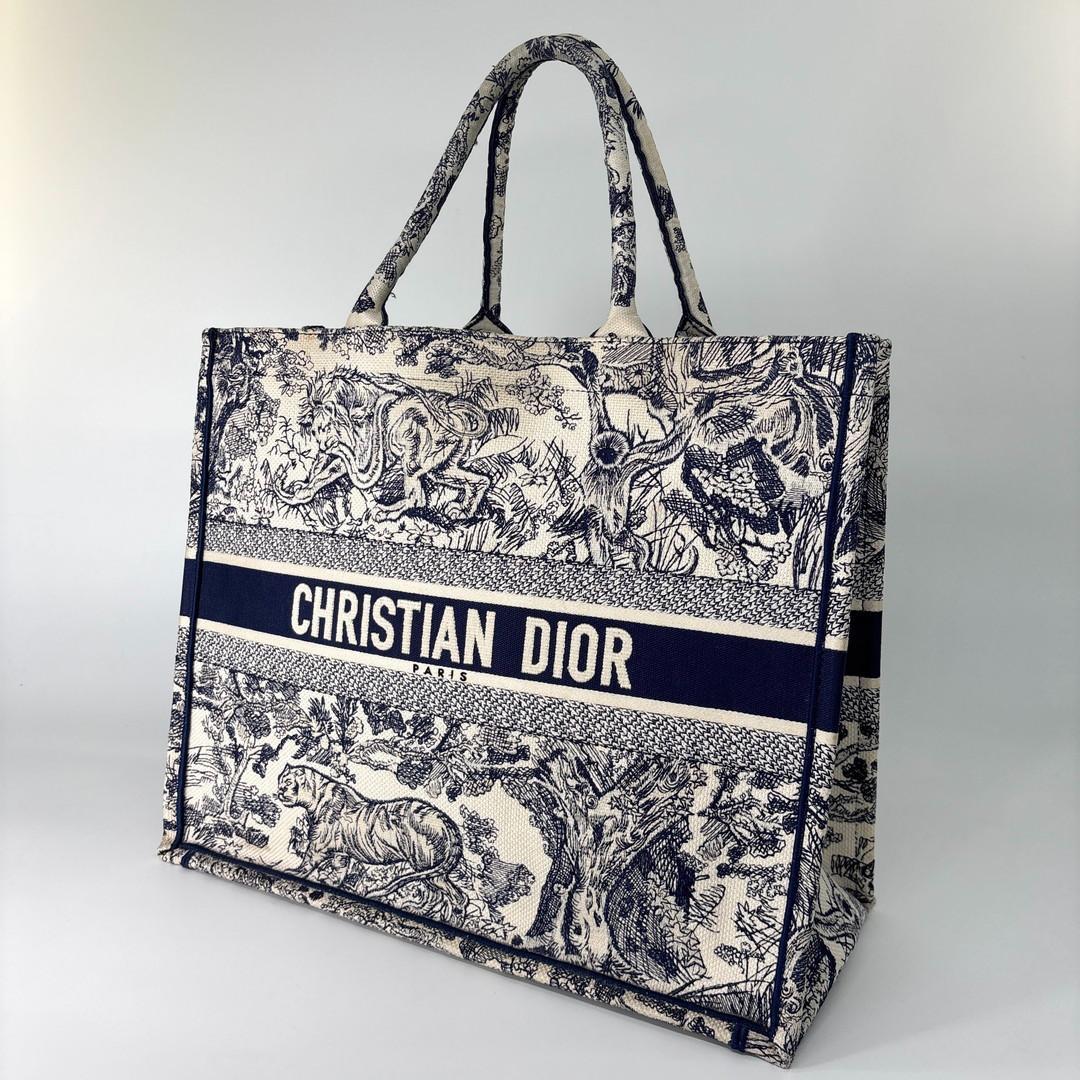 Dior Toile de Jouy Book Tote Large — view 2
