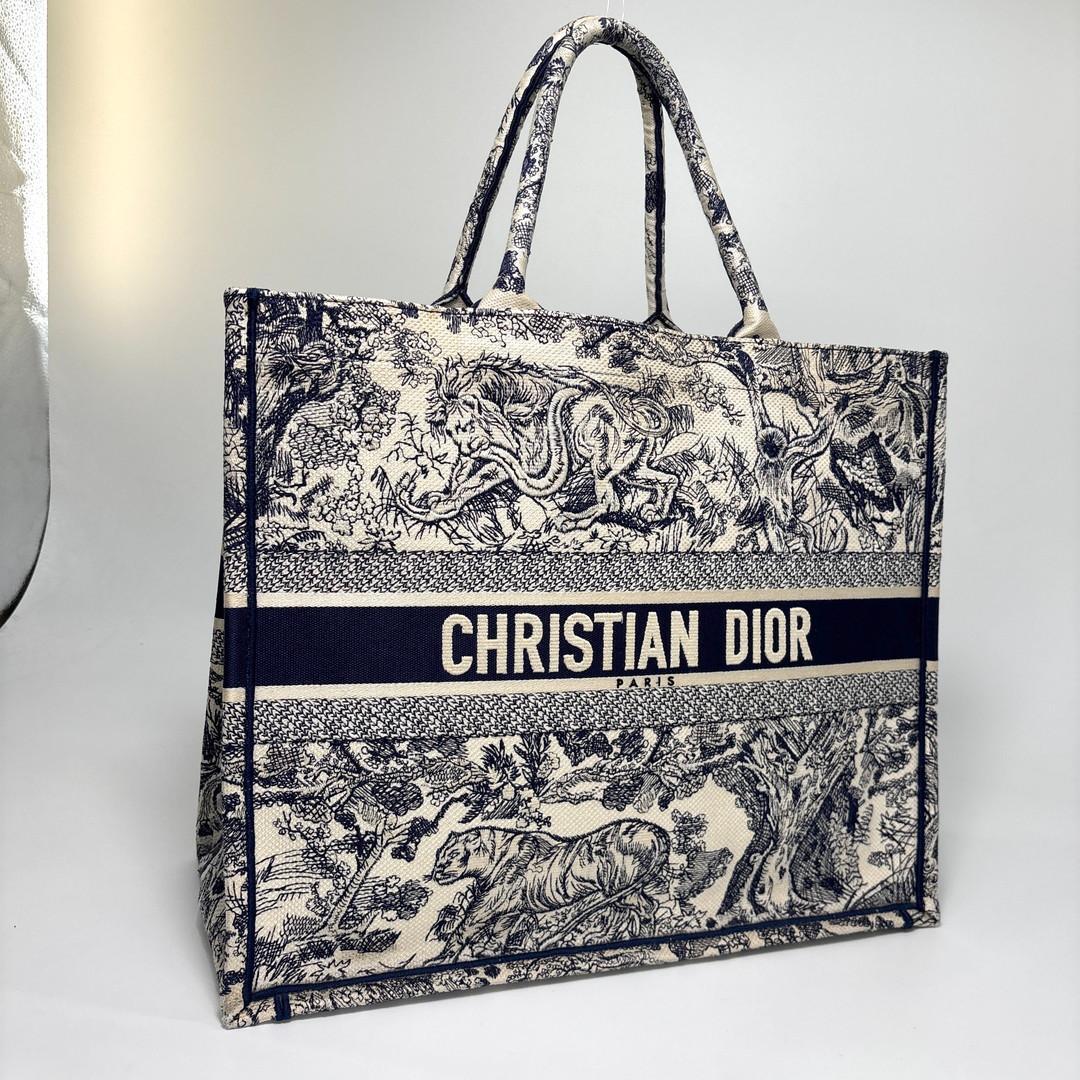 Dior Toile de Jouy Book Tote Large — view 3